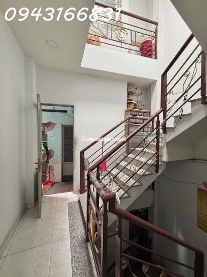 Bán nhà mặt phố Lạc Long Quân, Tân Bình: 140m2, 4 tầng, 6PN, vị trí vàng kinh doanh, sổ hồng chính chủ, giá chỉ 25 tỷ!